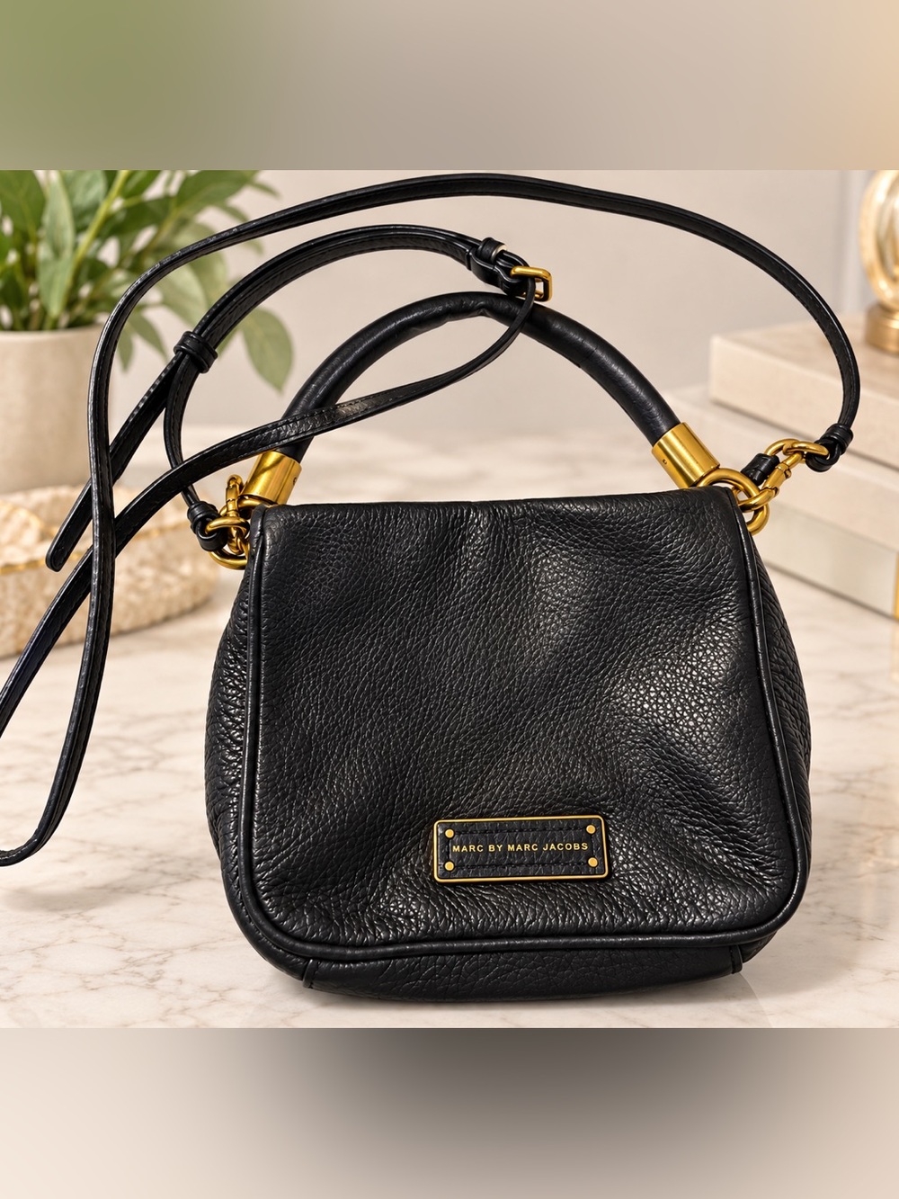 Marc by Marc Jacobs Black Leather Handbag Too hot to handle mini crossbody gold